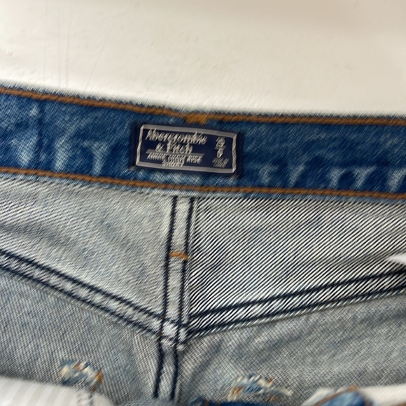 Abercrombie & Fitch shorts - Picture 2 of 3